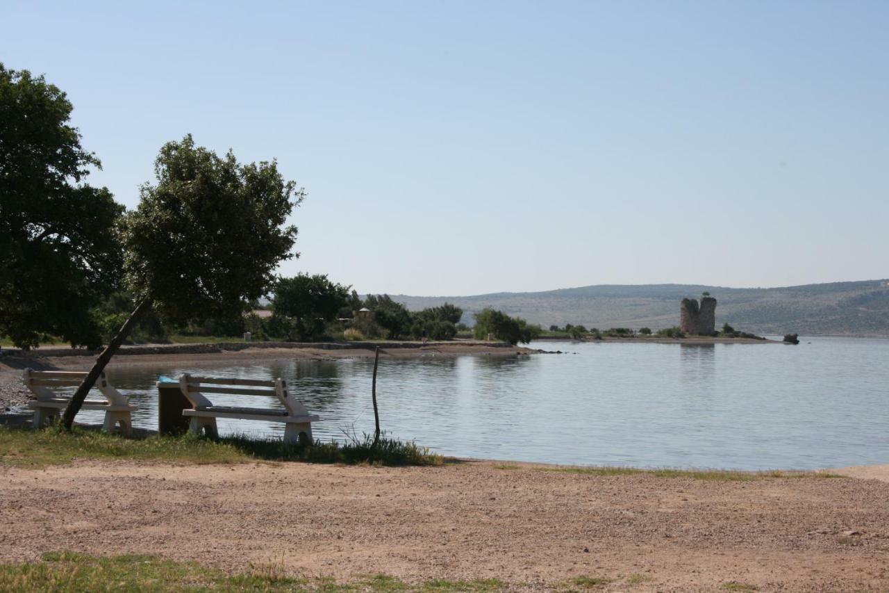 Mobile Homes Katinka, Starigrad Paklenica, Croatia Экстерьер фото
